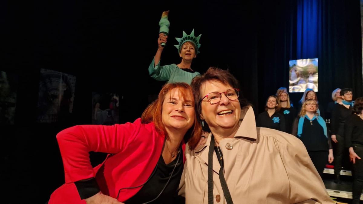 Posing to the Liberty